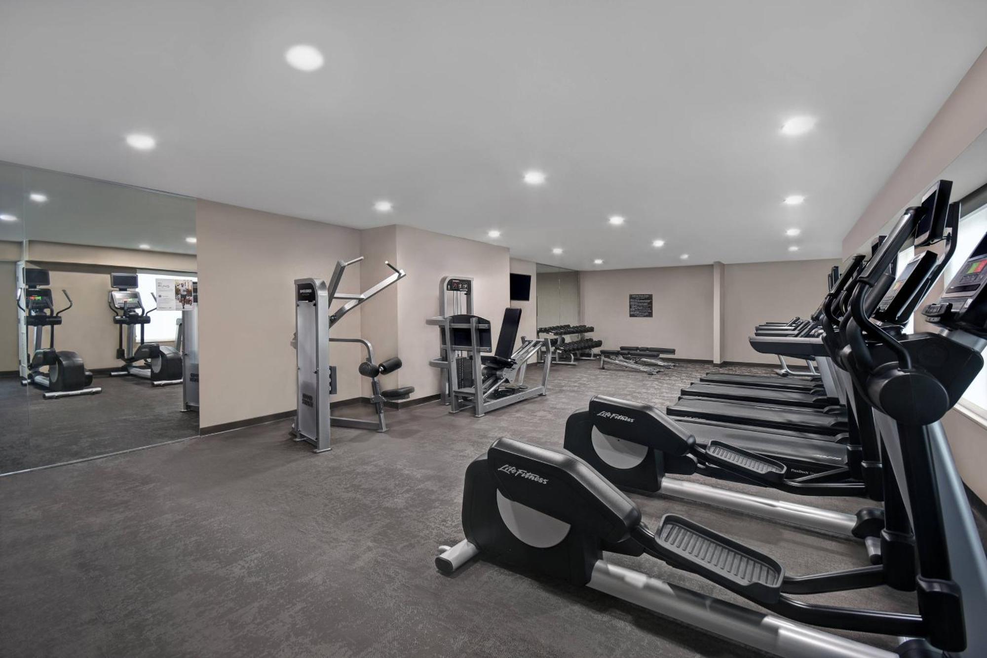 Residence Inn Louisville Airport Екстер'єр фото