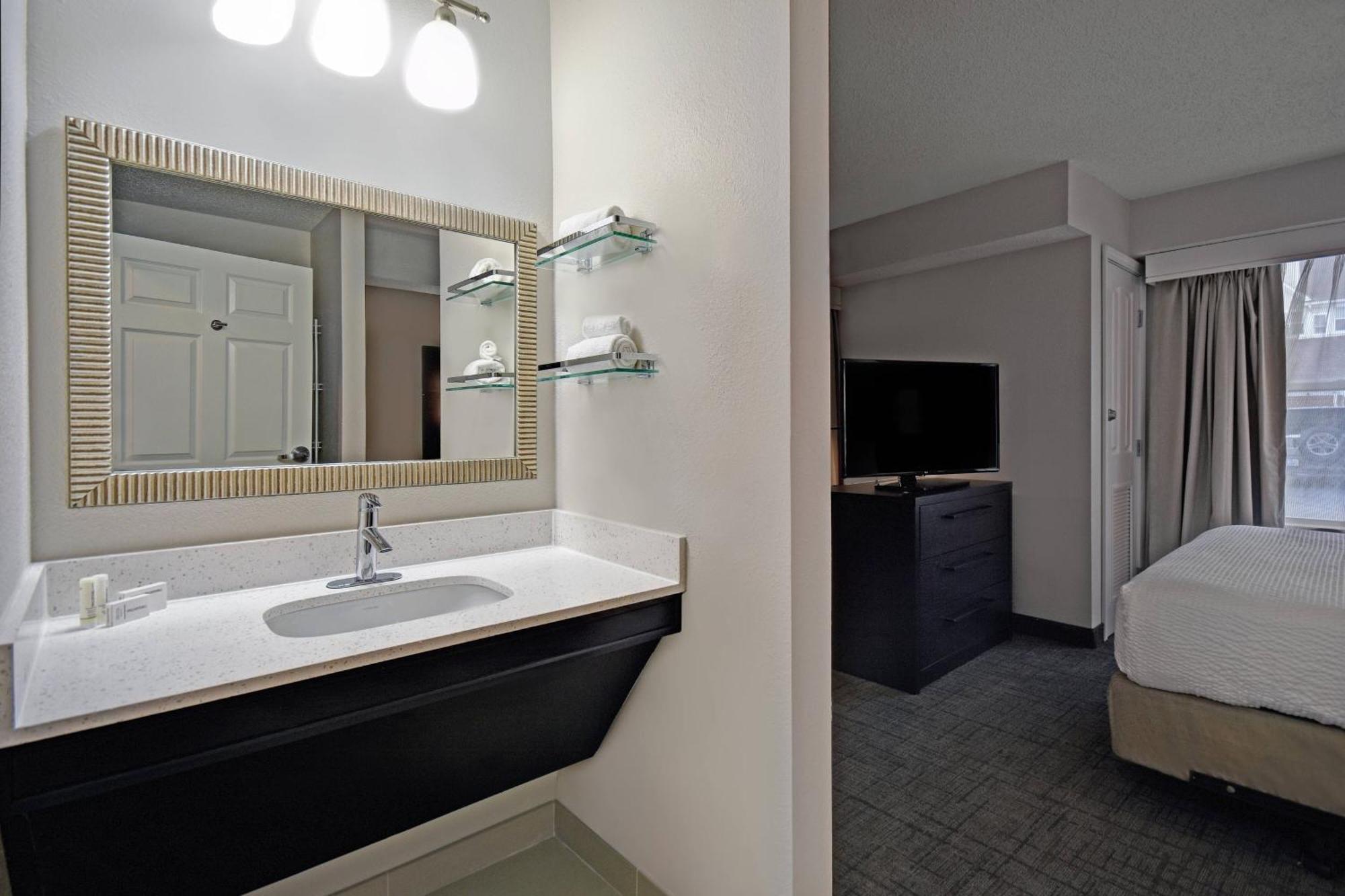 Residence Inn Louisville Airport Екстер'єр фото