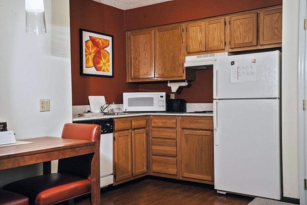 Residence Inn Louisville Airport Екстер'єр фото