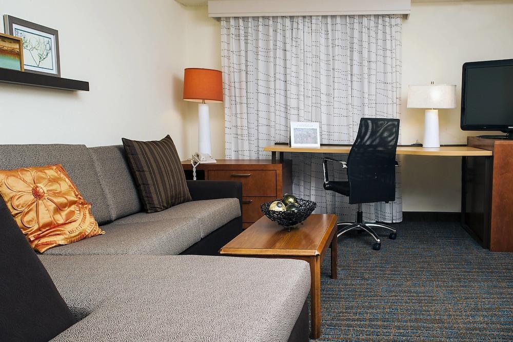 Residence Inn Louisville Airport Екстер'єр фото