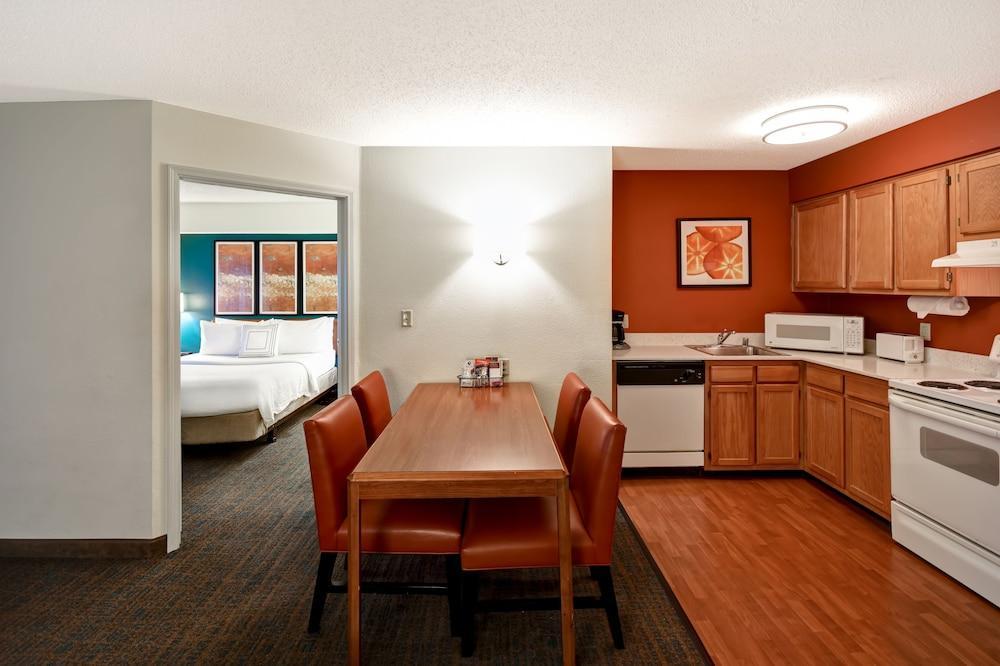 Residence Inn Louisville Airport Екстер'єр фото