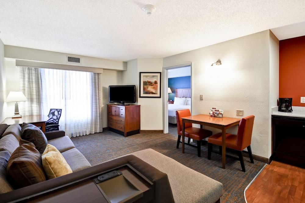 Residence Inn Louisville Airport Екстер'єр фото