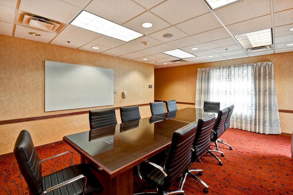 Residence Inn Louisville Airport Екстер'єр фото
